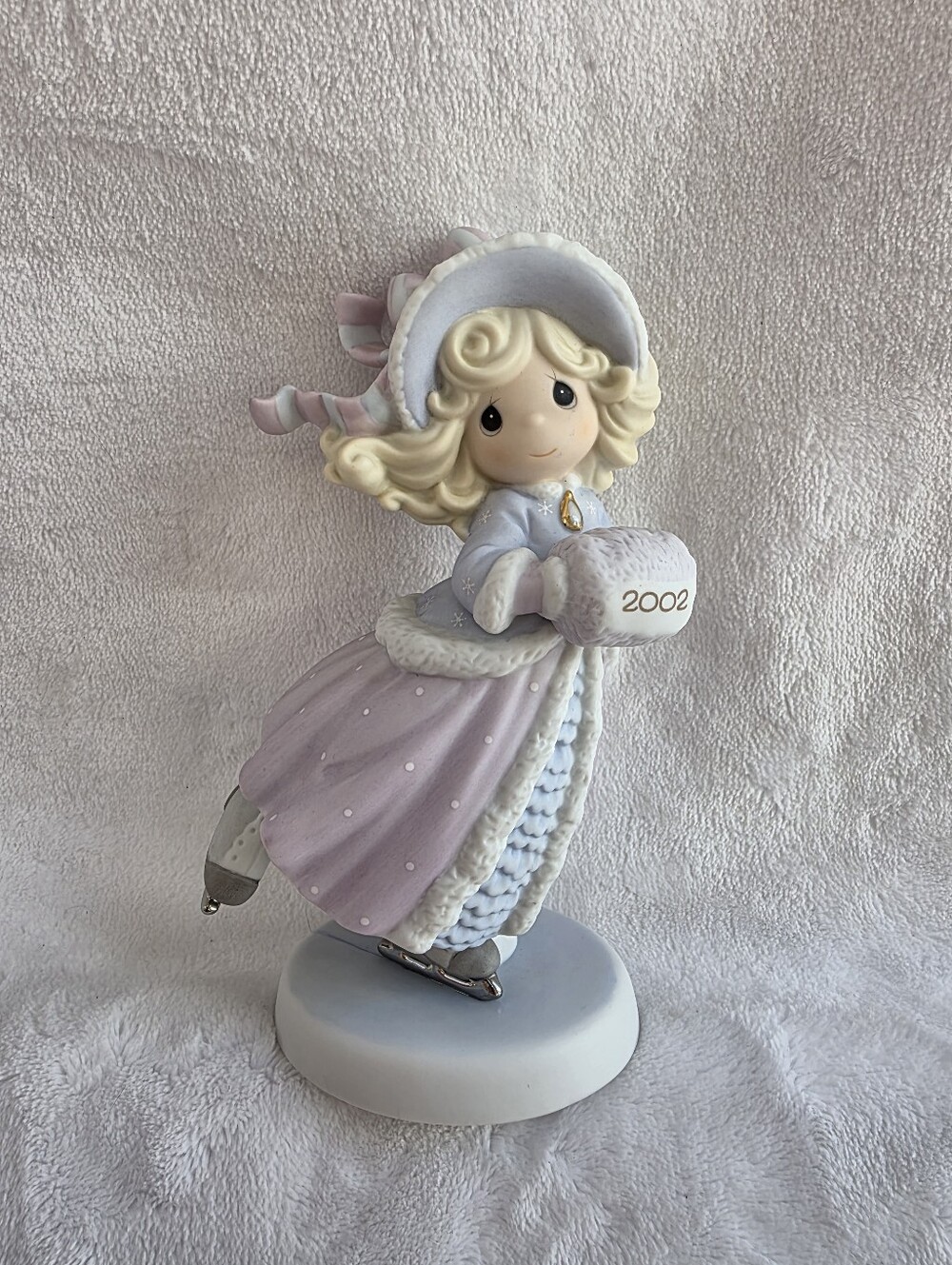 Precious Moments 2002 'May Your Holidays Sparkle with Joy' #104202